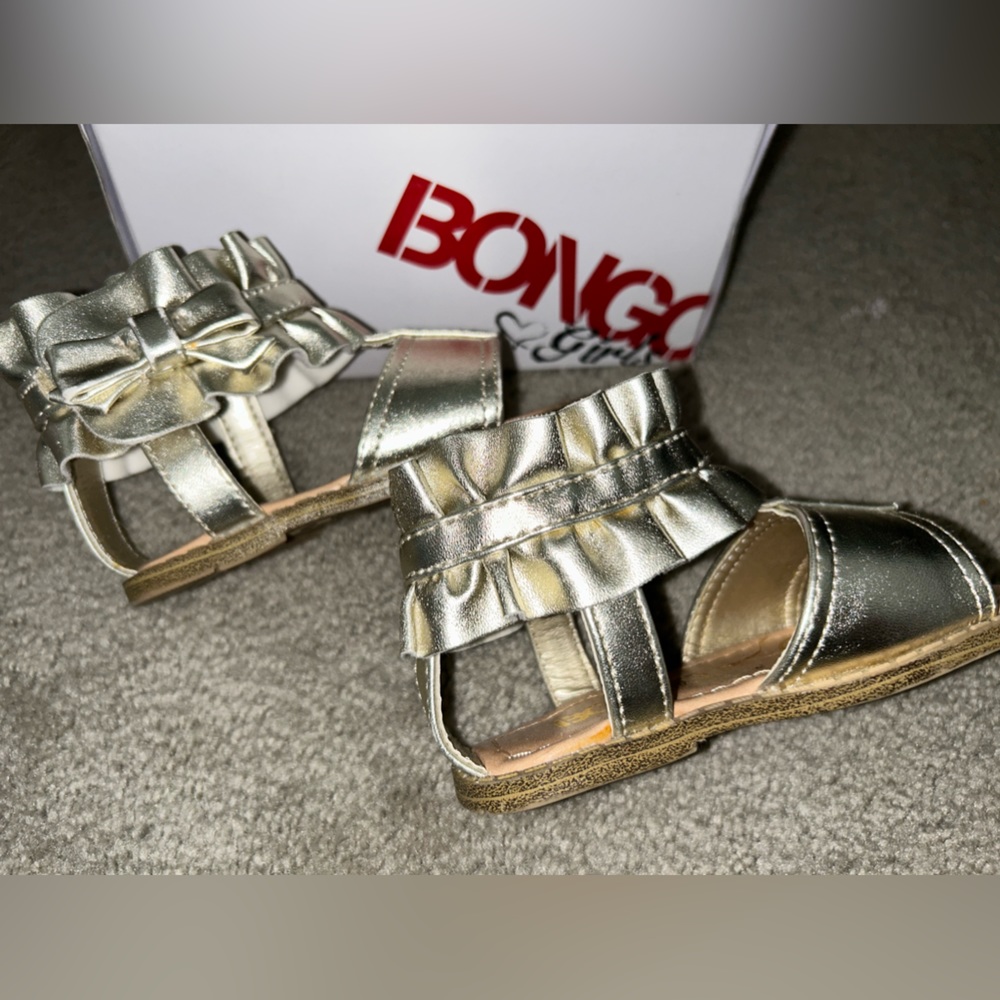 Sandals - Picture 2 of 3